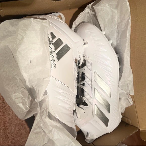 Adidas Cleat New w/ Tags FW 3062 - Picture 2 of 8